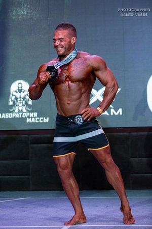 MEN'S PHYSIQUE 174